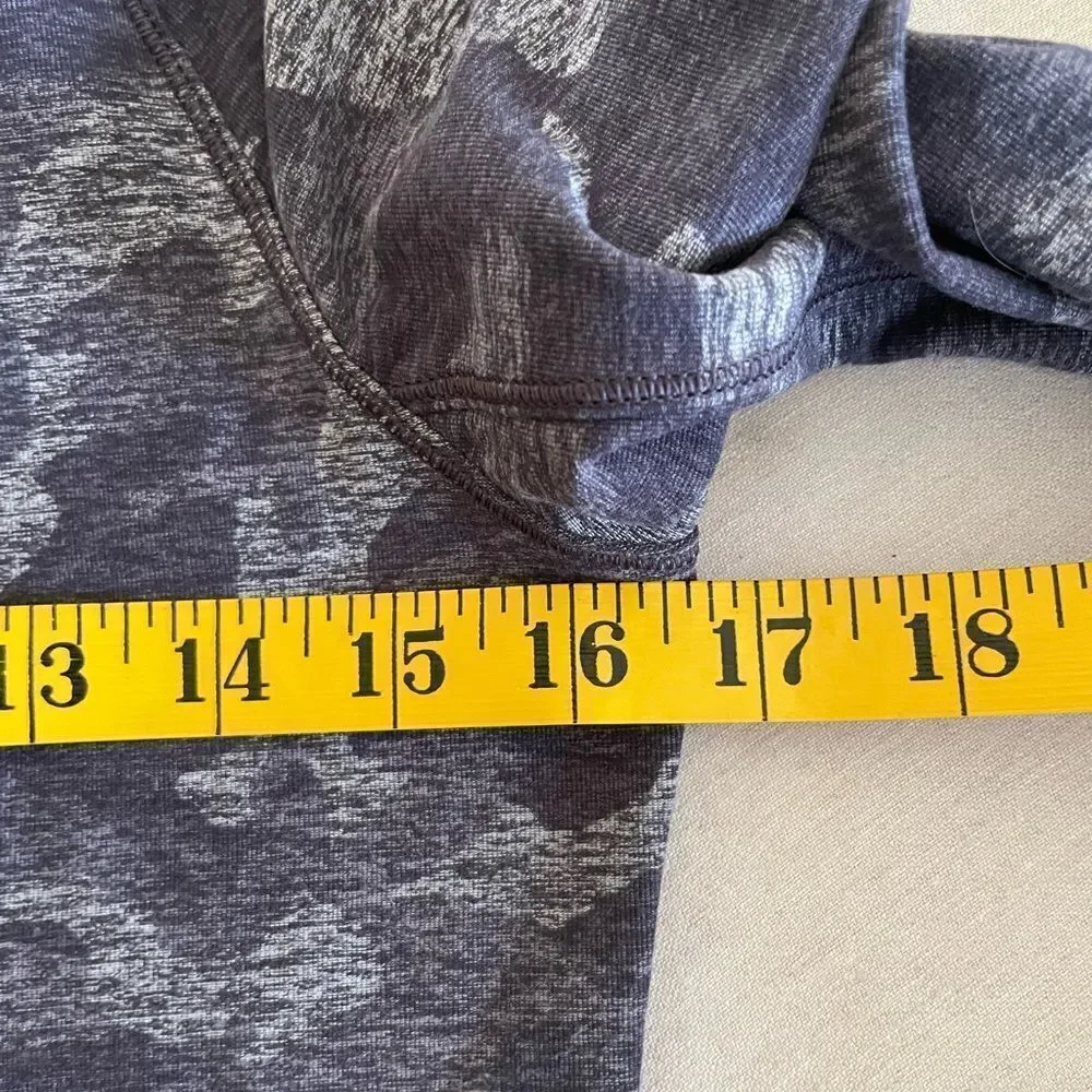 lululemon athletica Gray hooded pullover Size 6
